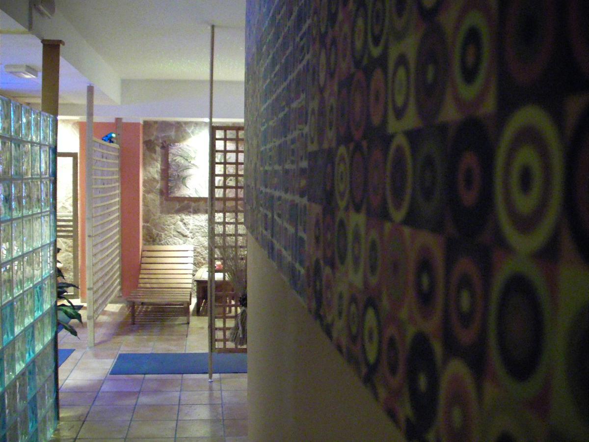 Alba Sporting Hotel 罗卡迪梅佐 外观 照片